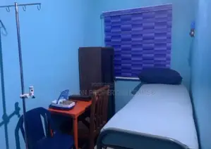 5 Bedrooms Office for Lease