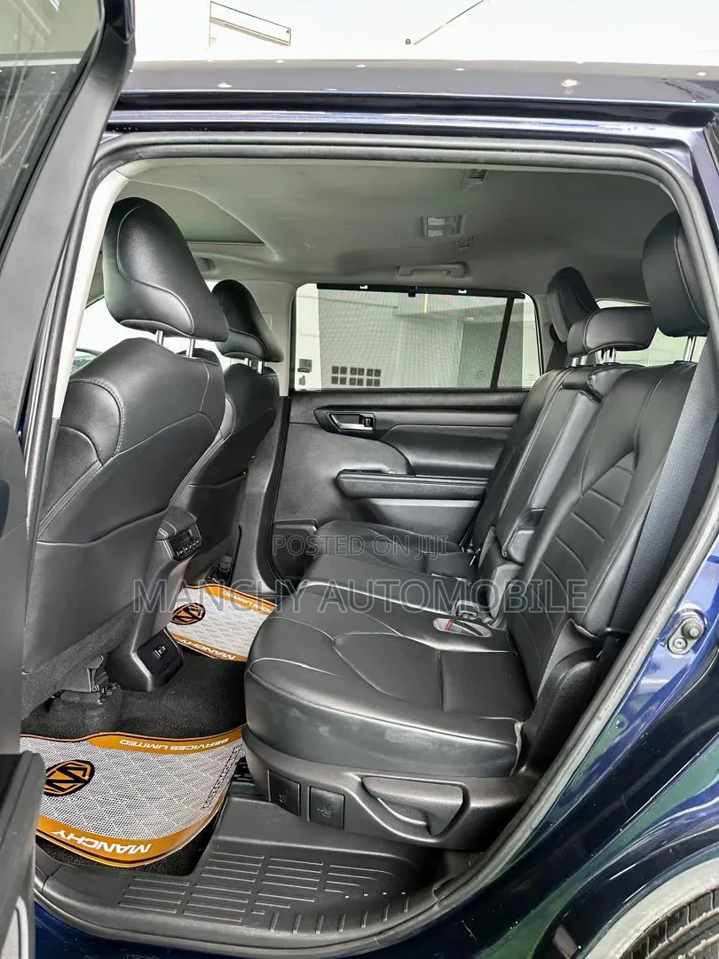 Toyota Highlander XLE AWD 2020 Blue