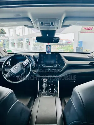 Toyota Highlander XLE AWD 2020 Blue