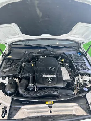 Mercedes-Benz C300 Base AWD 4Matic Sedan (2.0L 4cyl 7A) 2015 White