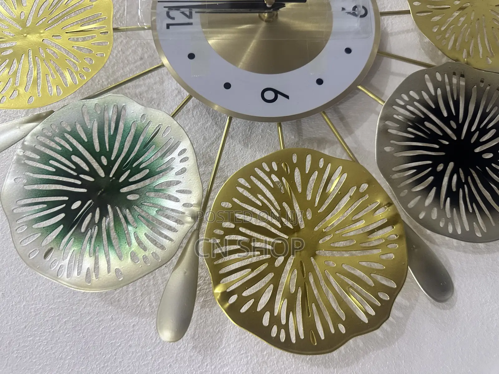 Small Design Black Clock
