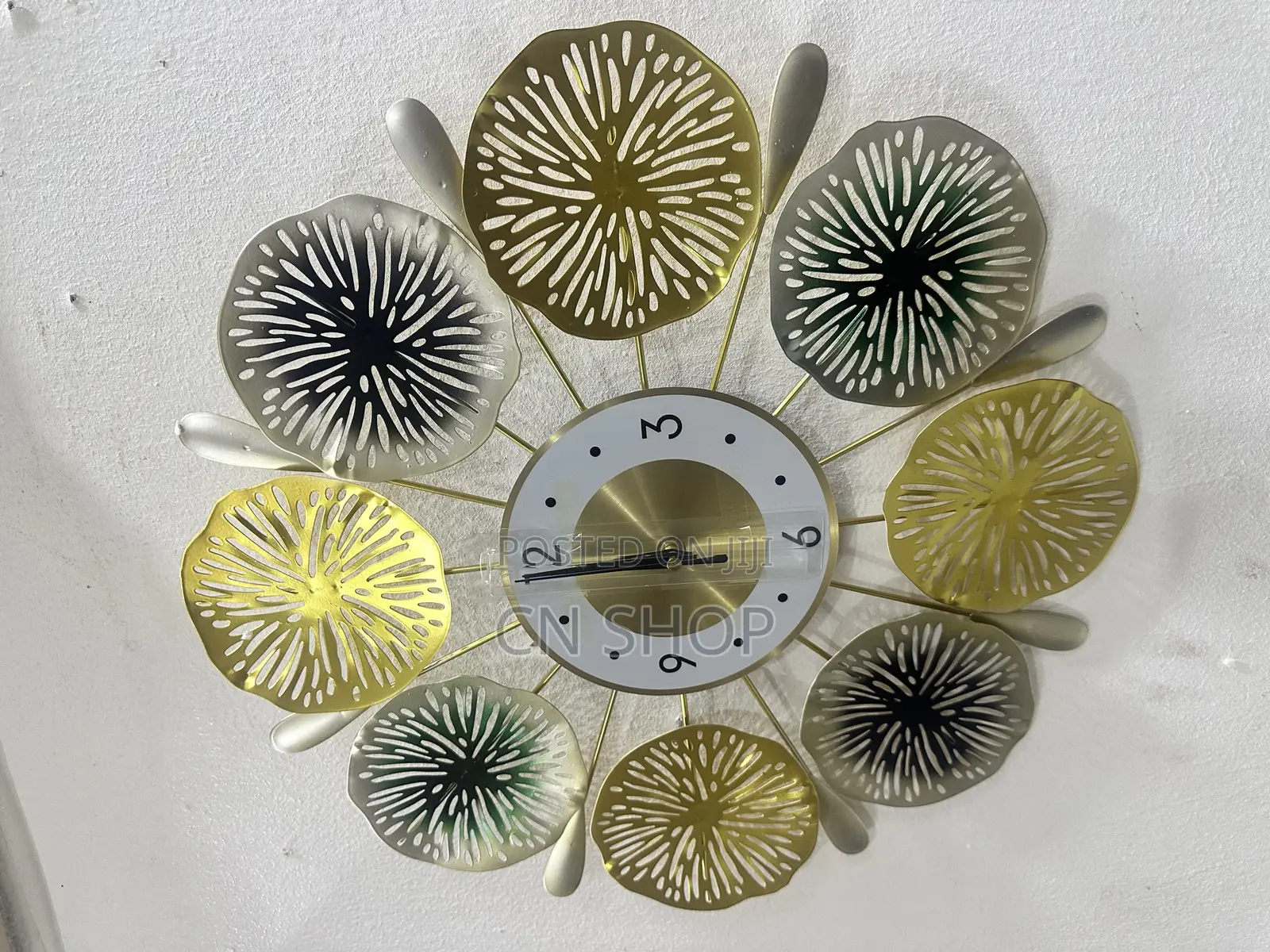 Small Design Black Clock