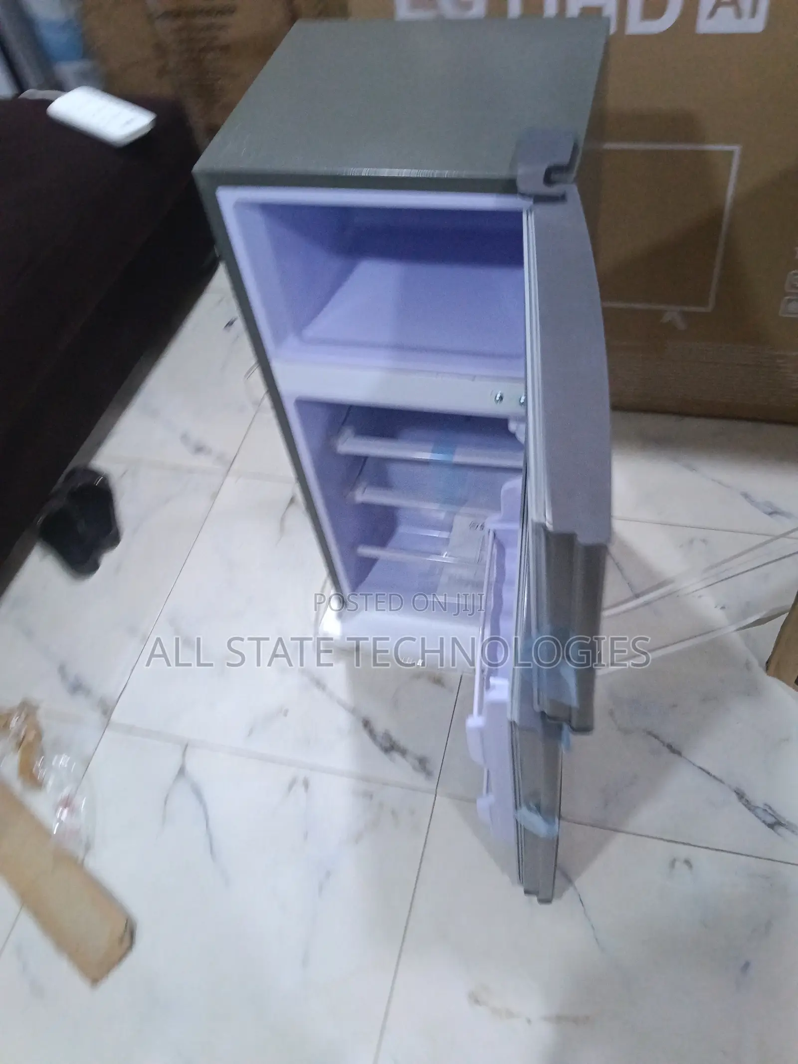 Snowsea BCD-136 Refrigerator – Perfect for Small Spaces