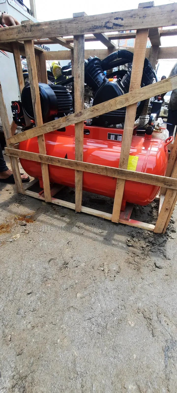 Air Compressor 300lts