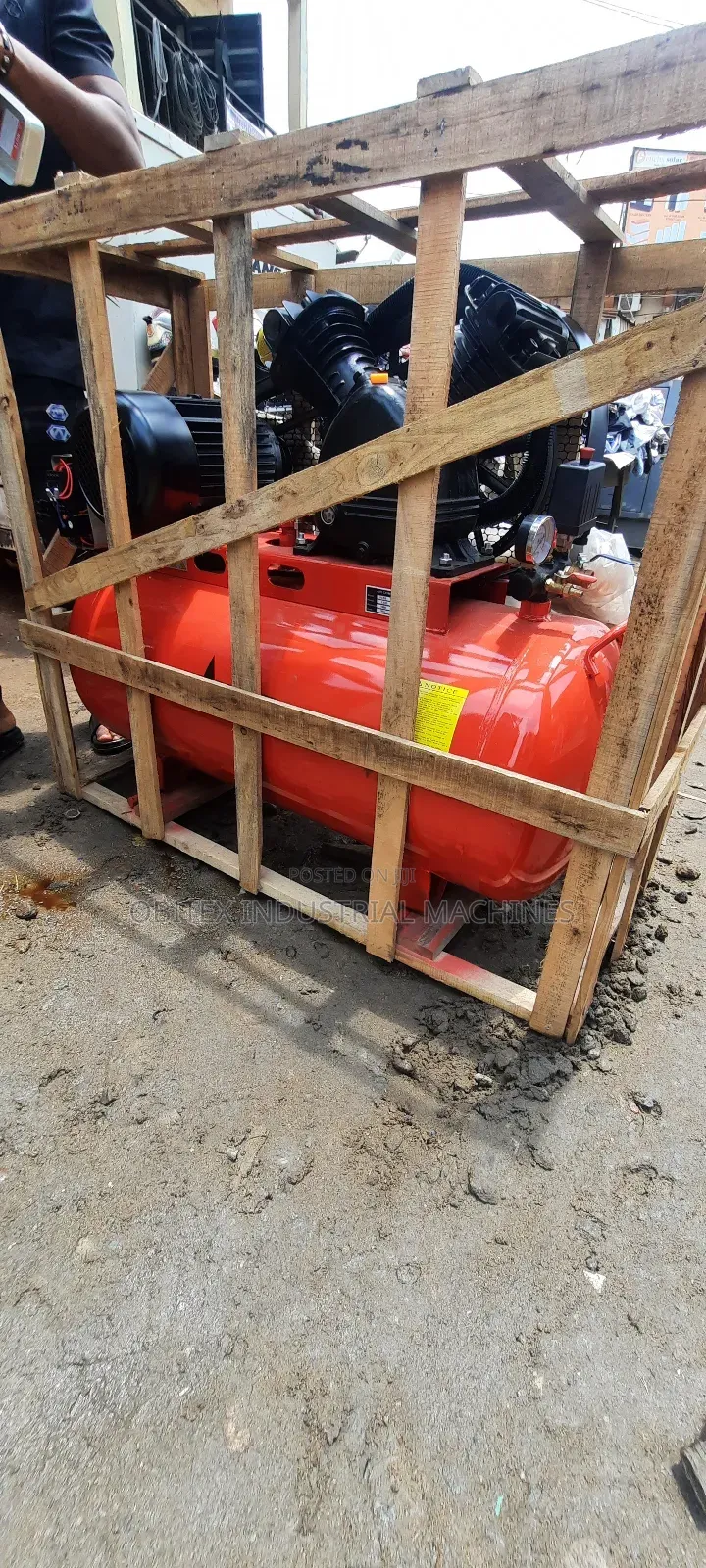 Air Compressor 300lts