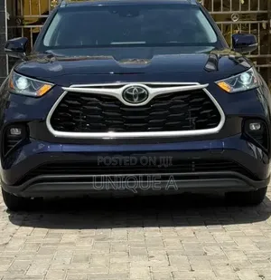 Toyota Highlander XLE AWD 2020 Blue