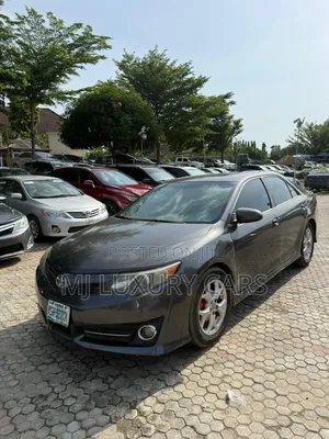 Toyota Camry SE 4dr Sedan (2.5L 4cyl 6A) 2013 Gray