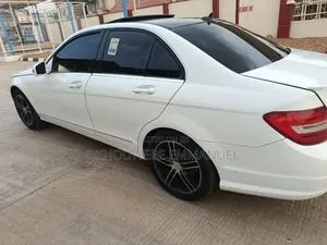 Mercedes-Benz C300 Luxury 4Matic Sedan AWD (3.0L 6cyl 7A) 2010 White