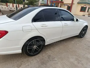 Mercedes-Benz C300 Luxury 4Matic Sedan AWD (3.0L 6cyl 7A) 2010 White