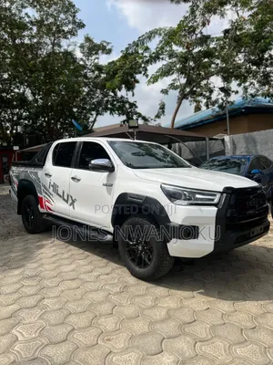 Toyota Hilux SR5 4x4 2019 White