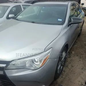 Toyota Camry SE 4dr Sedan (2.5L 4cyl 6A) 2015 Silver
