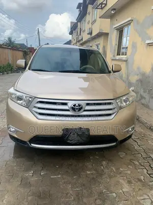 Toyota Highlander Limited 2012 Gold