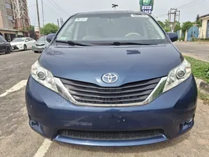 Toyota Sienna LE 8 Passenger 2011 Blue