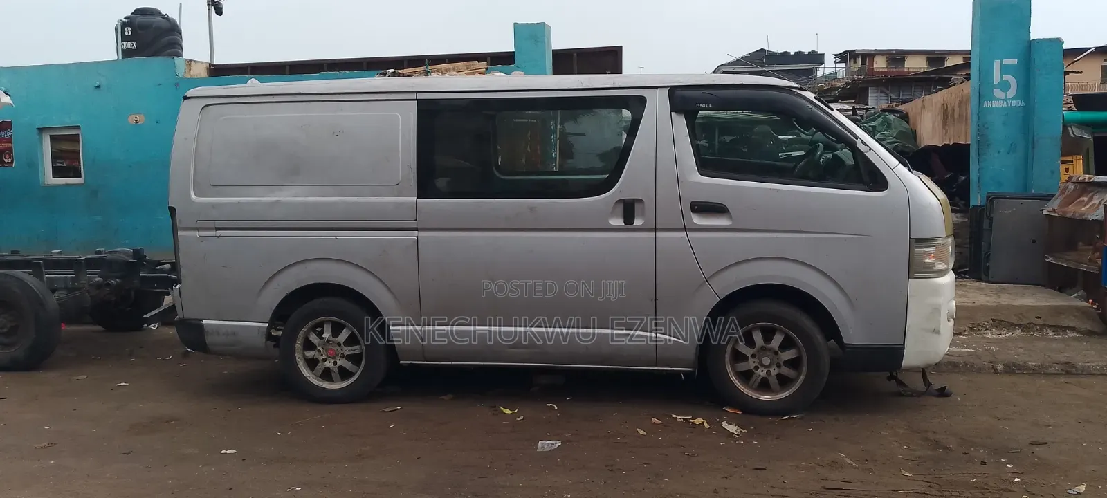 Toyota HiAce 2012 White