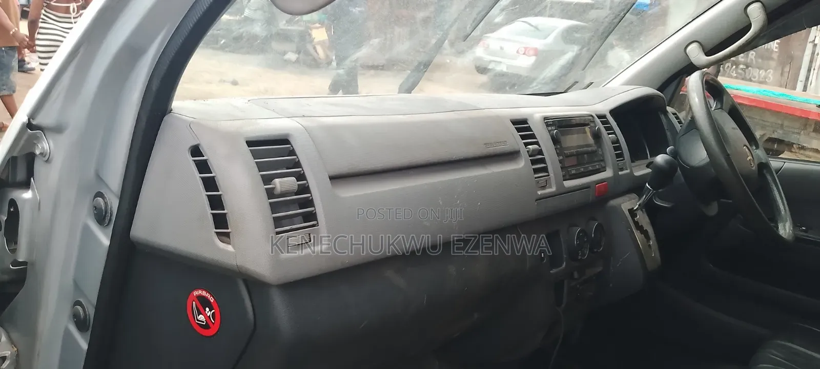 Toyota HiAce 2012 White