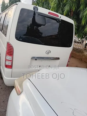 Toyota HiAce 2019 White