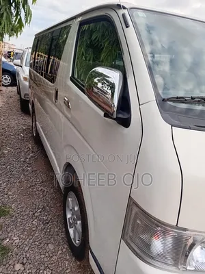 Toyota HiAce 2019 White