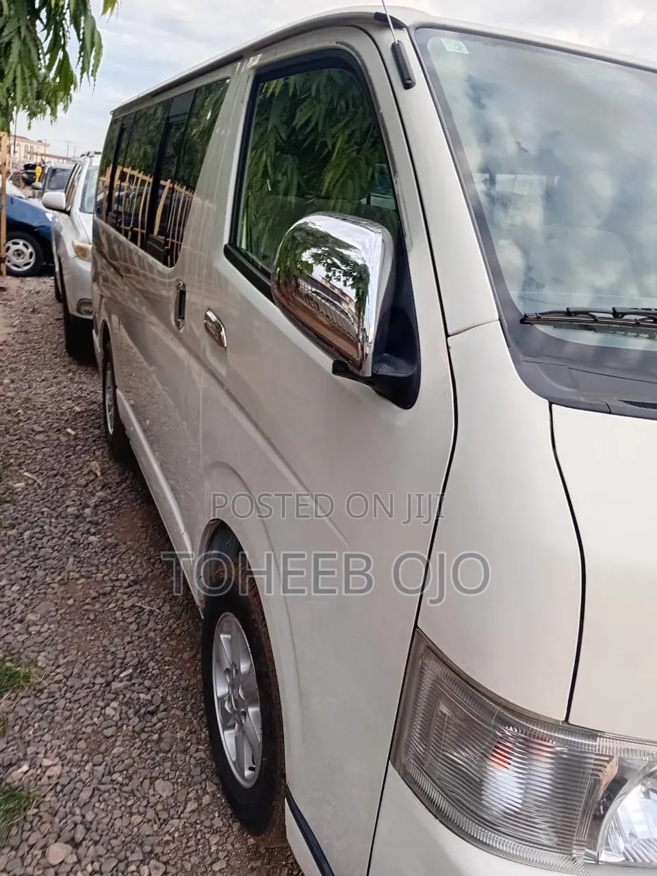 Toyota HiAce 2019 White