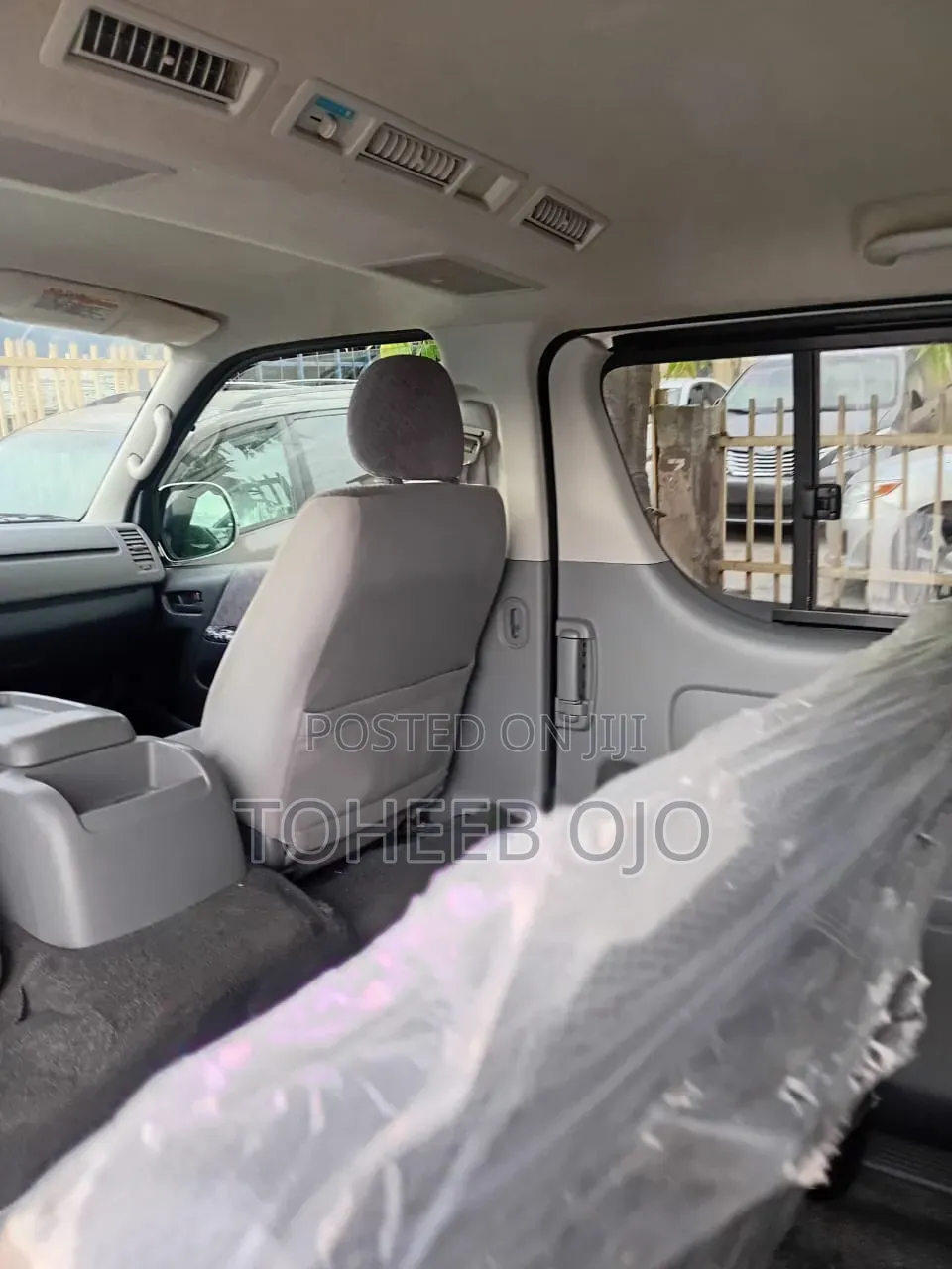 Toyota HiAce 2019 White