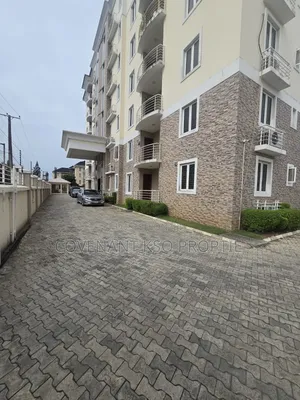 3bdrm Block of Flats in Lekki Phase 1 for rent