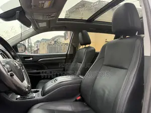 Toyota Highlander Limited Platinum 4x4 V6 (3.5L 6cyl 8A) 2017 Off white