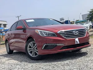 Hyundai Sonata Base Sedan FWD (2.4L 4cyl 6A) 2017 Red