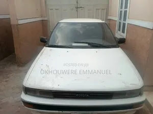 Toyota Corolla Hatchback 1994 White