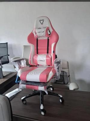 Executive Furgle Gaming Chair With Footrest_pink/White
