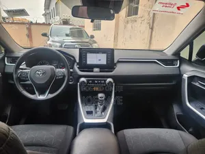 Toyota RAV4 XLE AWD 2019 Gray