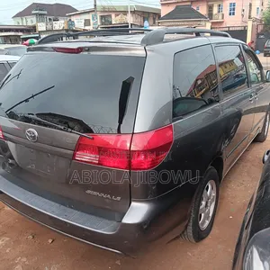 Toyota Sienna LE AWD 2005 Gray