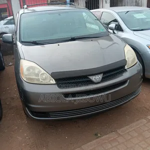 Toyota Sienna LE AWD 2005 Gray