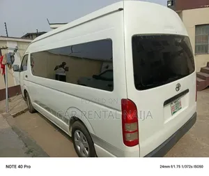 2016 Hummer Bus