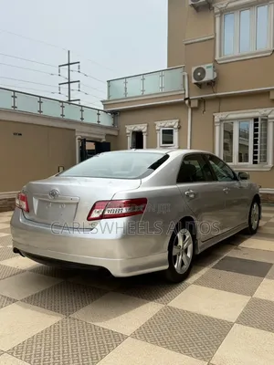 Toyota Camry SE 4dr Sedan (2.5L 4cyl 6AM) 2010 Silver