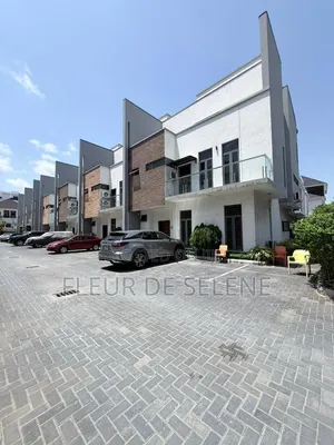4bdrm Duplex in Lekki, Lagos Island / Lagos Island for rent