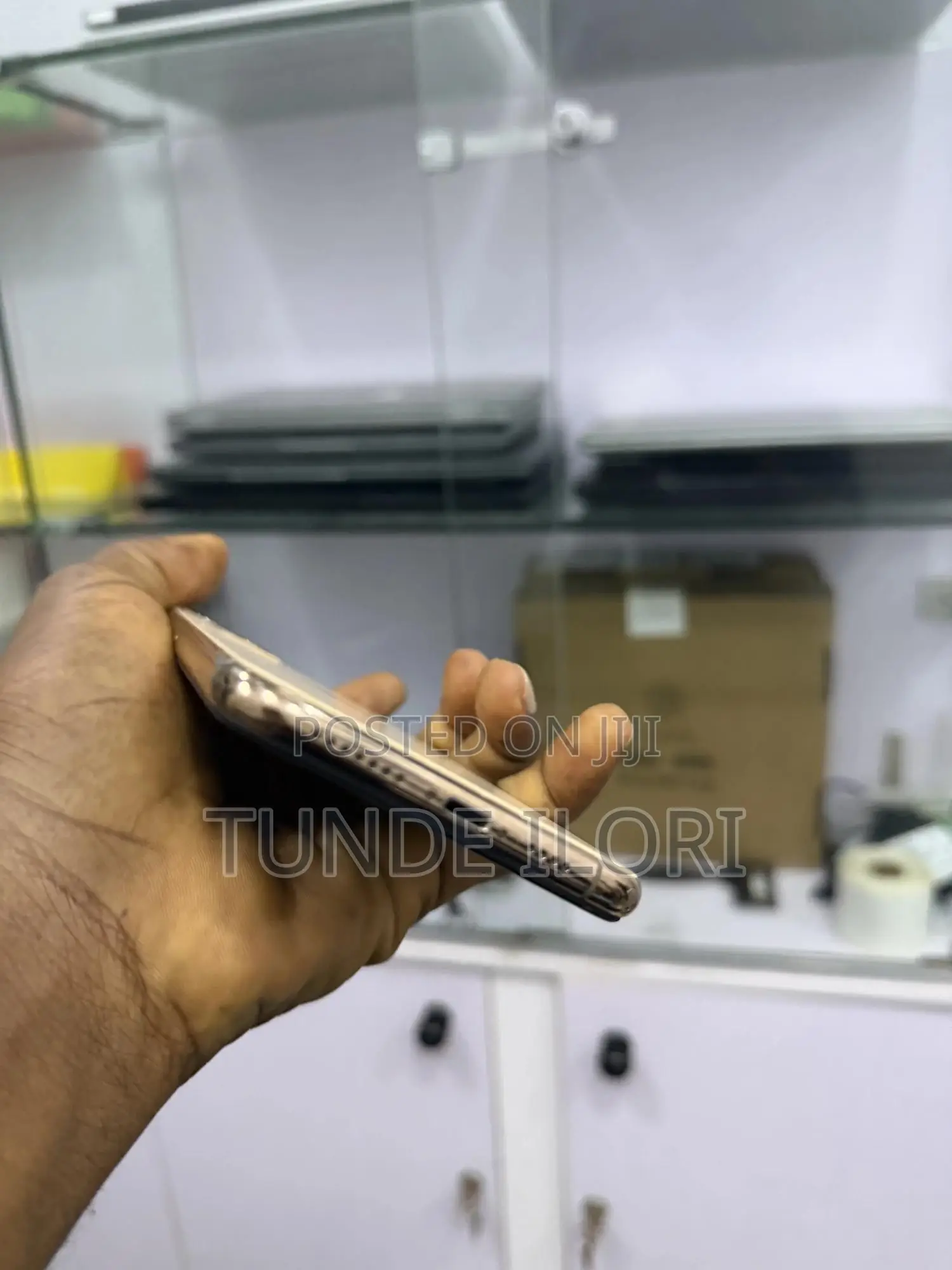 Apple iPhone 11 Pro Max 64 GB Gold