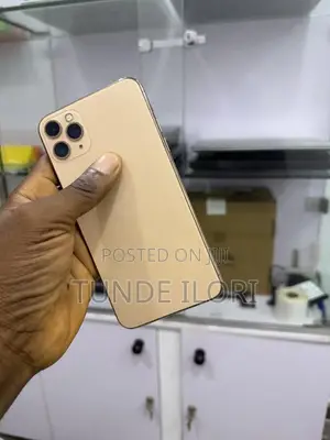 Apple iPhone 11 Pro Max 64 GB Gold
