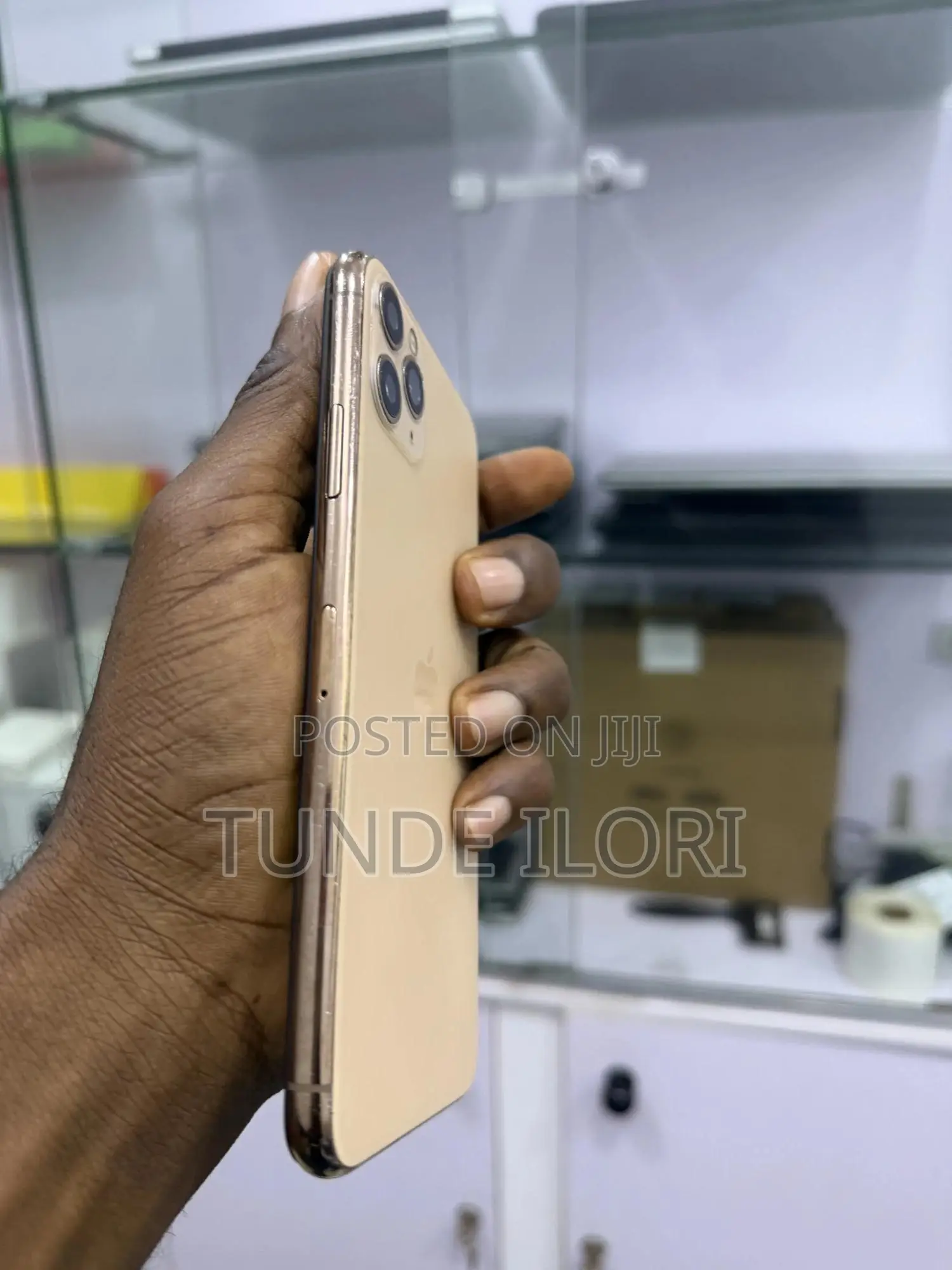 Apple iPhone 11 Pro Max 64 GB Gold