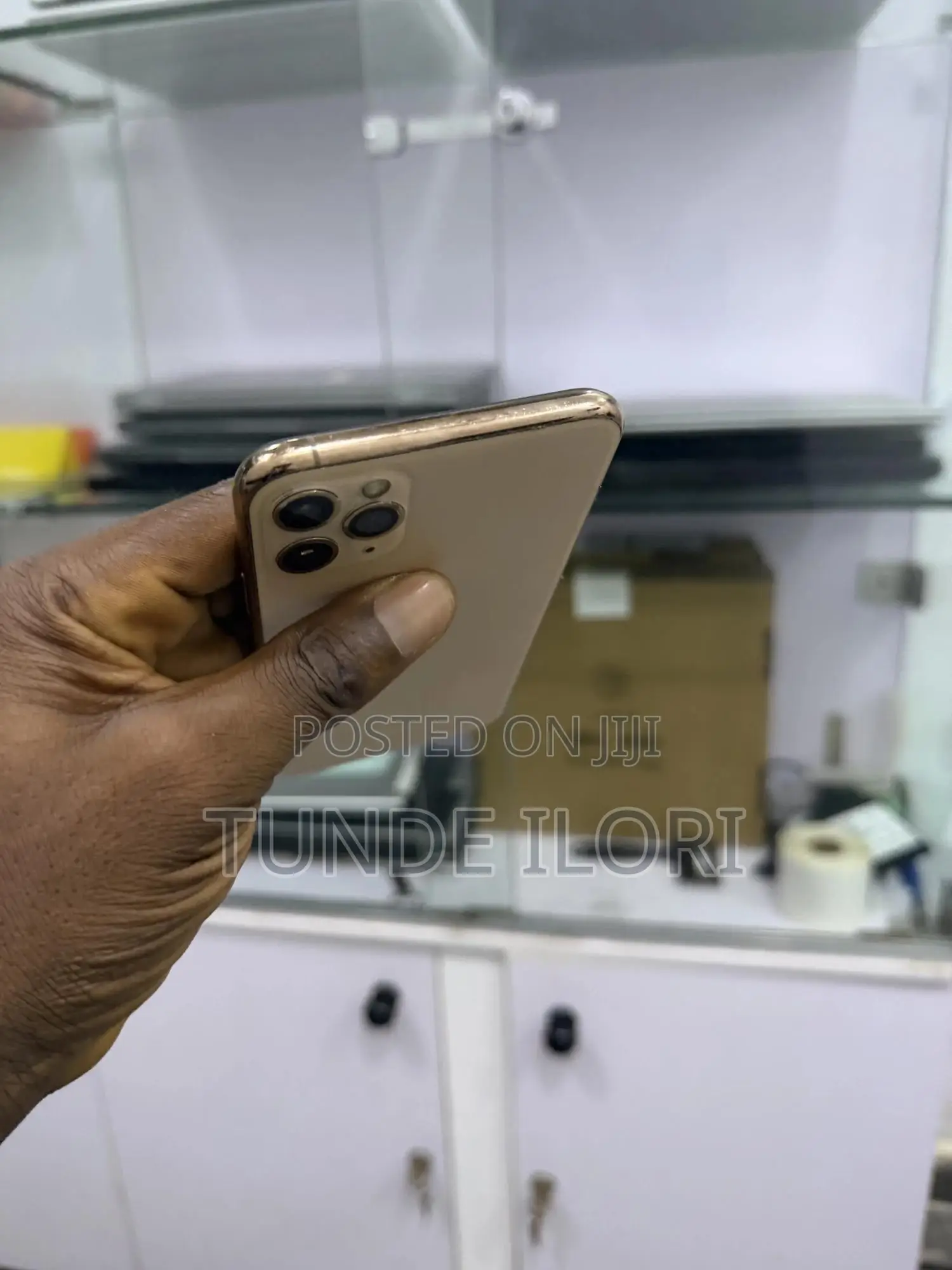 Apple iPhone 11 Pro Max 64 GB Gold