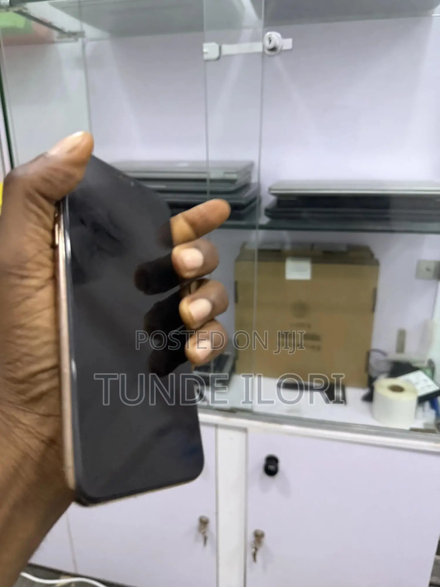 Apple iPhone 11 Pro Max 64 GB Gold