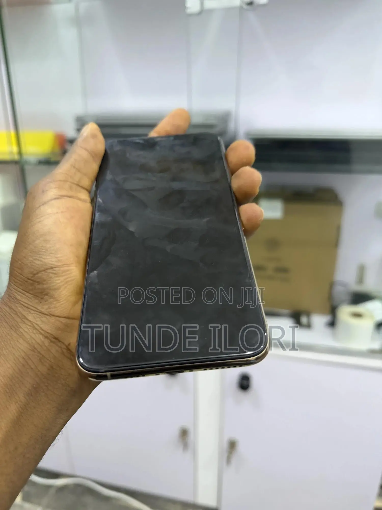 Apple iPhone 11 Pro Max 64 GB Gold