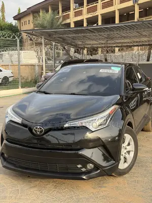 Toyota C-HR XLE FWD Sport Utility (2.0L 4cyl 2AM) 2018 Black