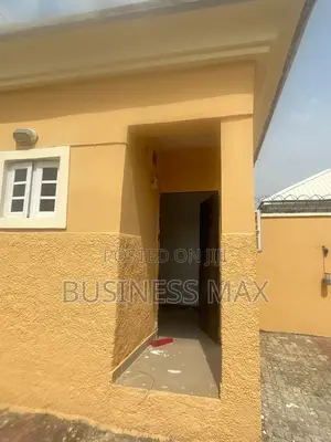 1bdrm Bedsitter in Penthouse, Pyakasa for rent