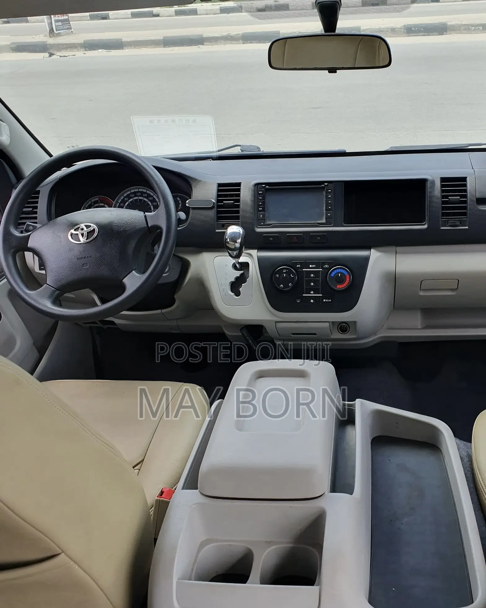 Toyota HiAce 2016 Brown