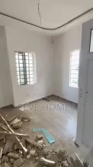 Mini Flat in Yaba, Iwaya for rent