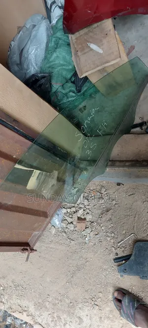 Hyundai Sonata Door Glass 2012