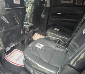 Toyota Highlander Limited AWD 2024 Gray