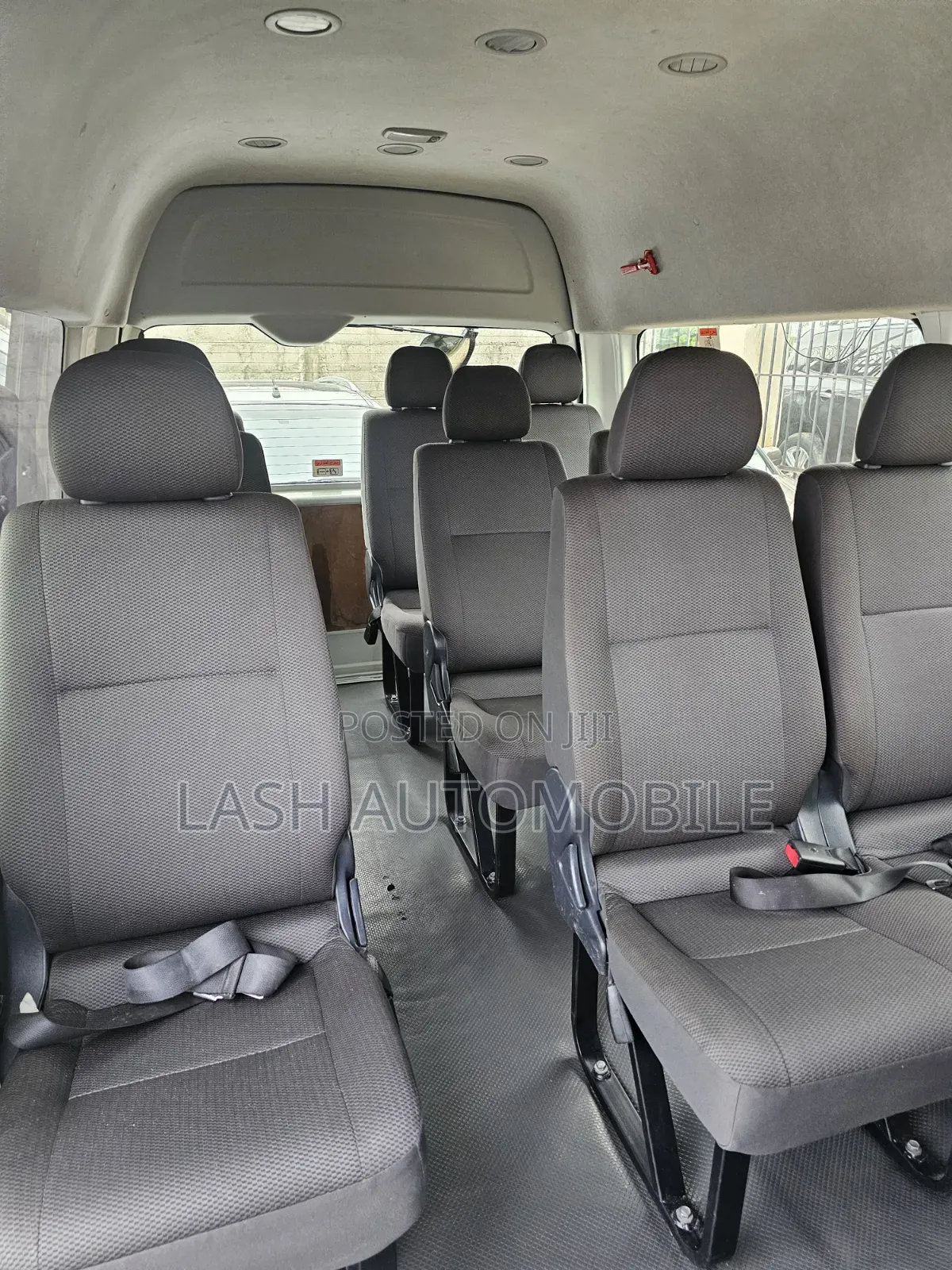 Toyota HiAce 2018 White