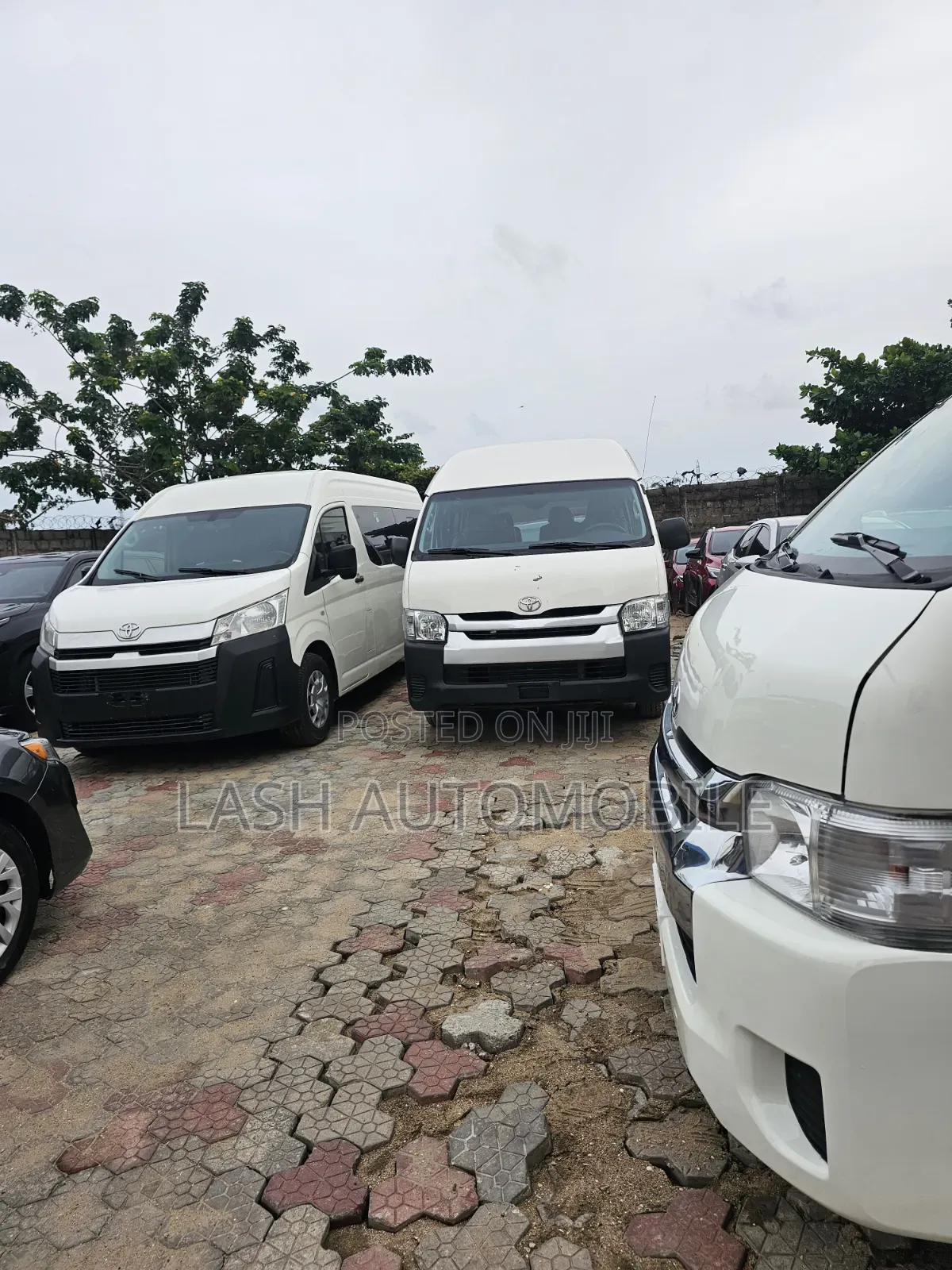 Toyota HiAce 2018 White