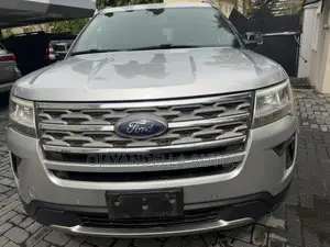 Ford Explorer XLT AWD 2018 Silver