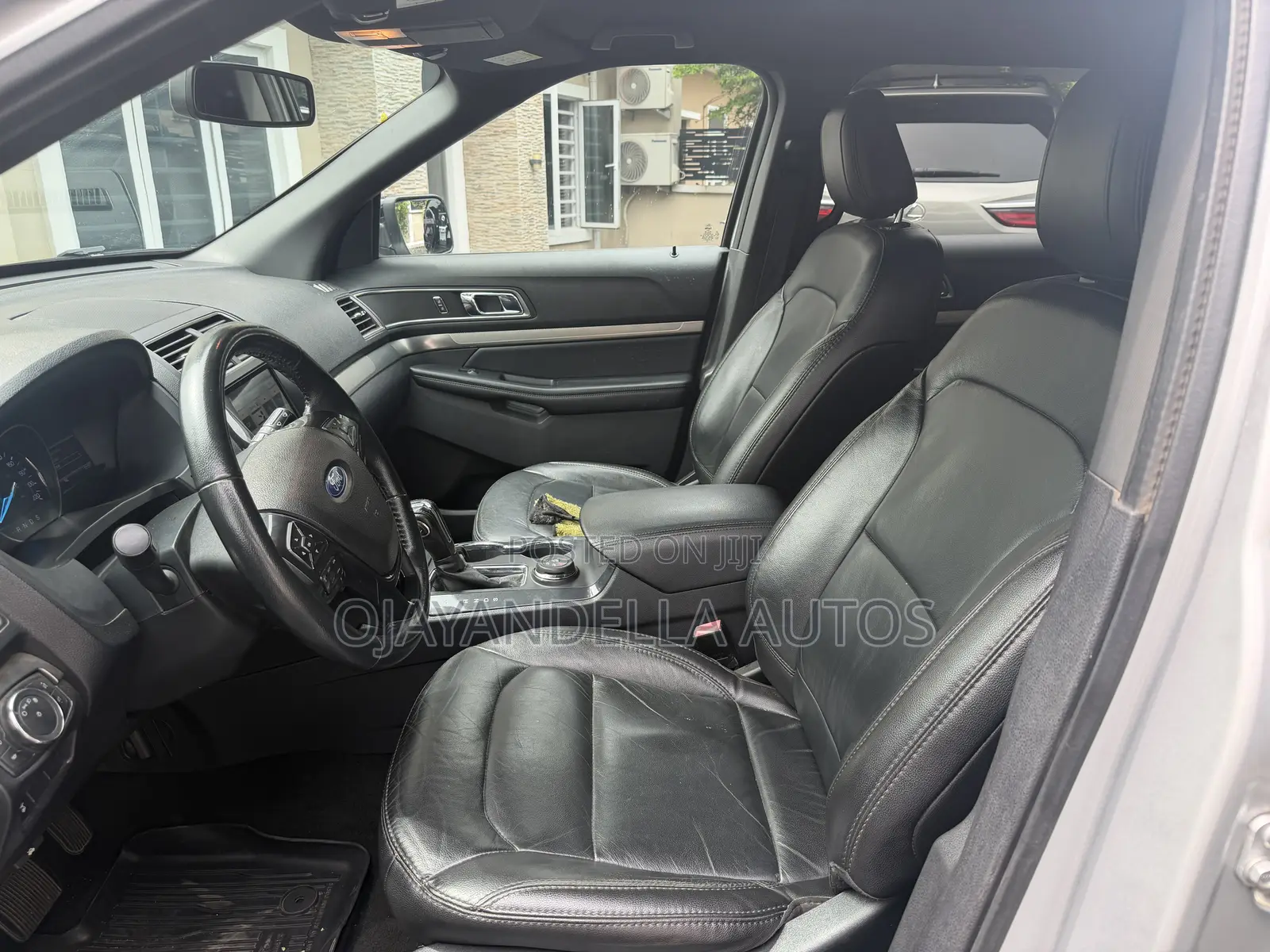 Ford Explorer XLT AWD 2018 Silver